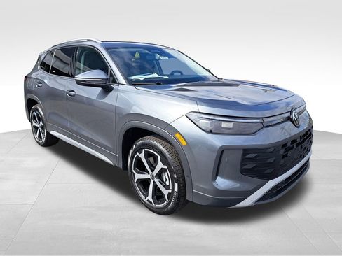 New 2026 Volkswagen Tiguan SE AWD/4WD image 8