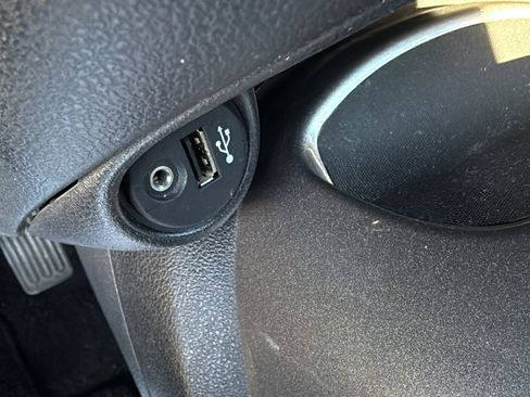 Used 2013 Nissan Juke SV image 16