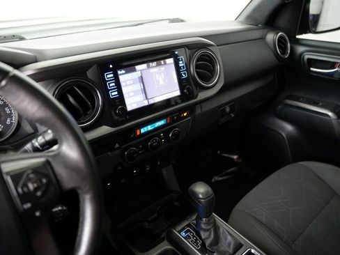 Used 2016 Toyota Tacoma TRD Sport w/ Premium & Technology Package image 20