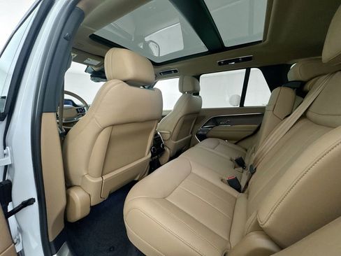 Certified 2025 Land Rover Range Rover SE AWD/4WD image 23