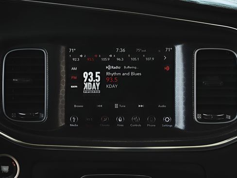 Used 2018 Dodge Charger R/T RWD image 28