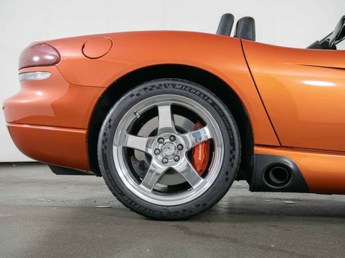 Used 2005 Dodge Viper SRT-10 w/ Copperhead Edition Group RWD image 10