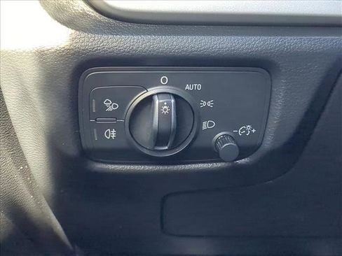 Used 2017 Audi A3 e-tron Premium image 16