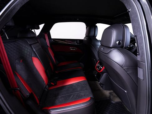 Used 2022 Bentley Bentayga AWD/4WD image 20