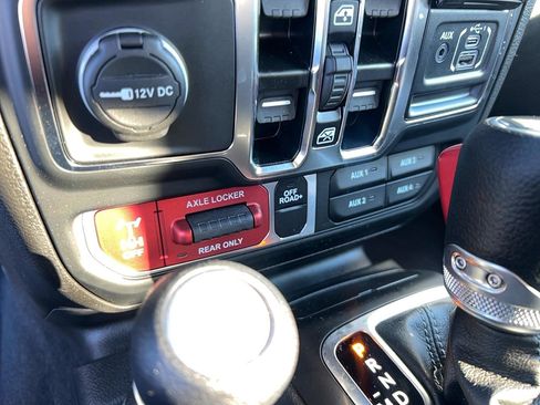 Used 2024 Jeep Wrangler Willys image 22