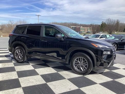 Used 2024 Nissan Rogue S image 5