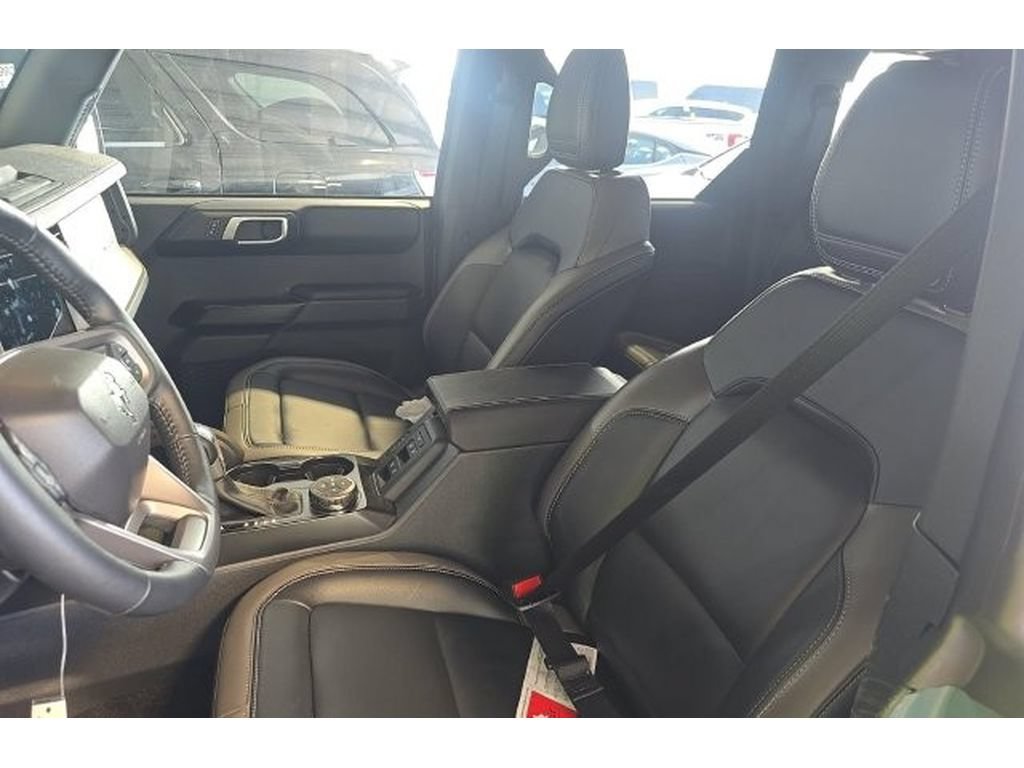 Used 2025 Ford Bronco Outer Banks w/ Sasquatch Package AWD/4WD image 5