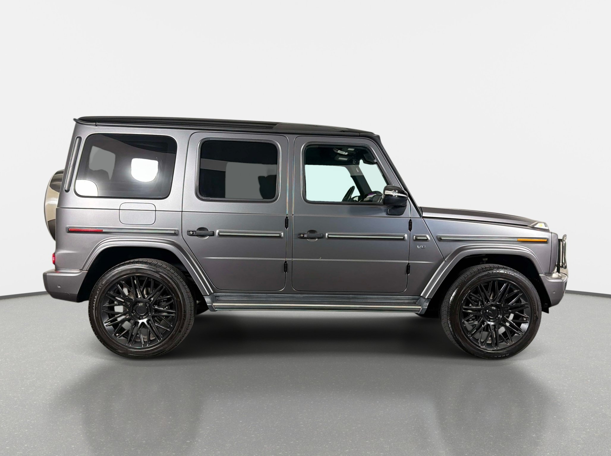 Used 2023 Mercedes-Benz G 550 image 2