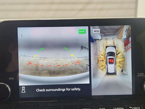 Used 2023 Nissan Pathfinder SL image 24