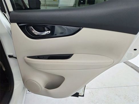 Used 2018 Nissan Rogue Sport SL image 37