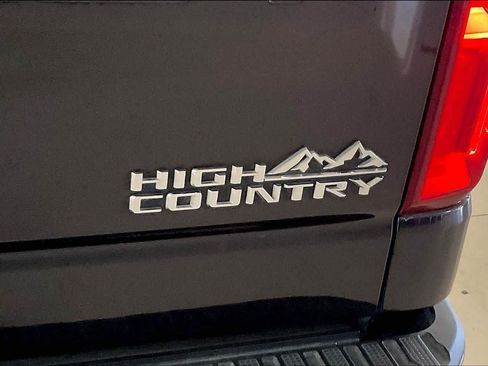 Used 2024 Chevrolet Silverado 1500 High Country w/ High Country Premium Package AWD/4WD image 9