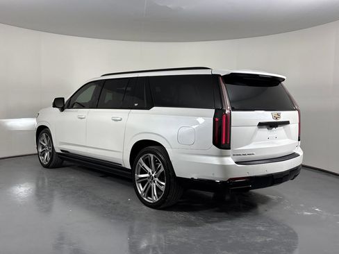Used 2025 Cadillac Escalade ESV Sport Platinum image 5