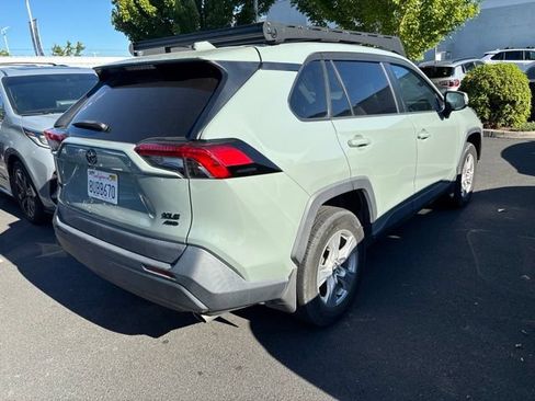 Used 2021 Toyota RAV4 XLE w/ Convenience Package AWD/4WD image 2
