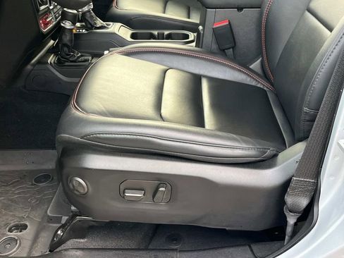 Used 2024 Jeep Wrangler Unlimited Rubicon image 32