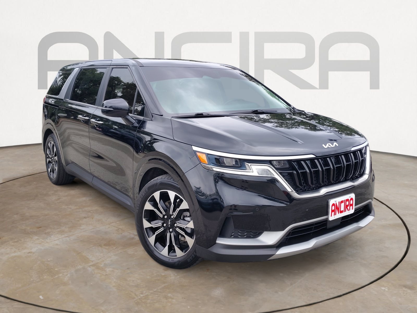 Used 2024 Kia Carnival EX FWD image 4
