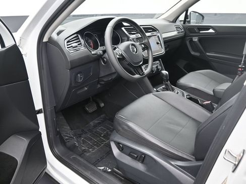 Used 2021 Volkswagen Tiguan SE FWD image 14