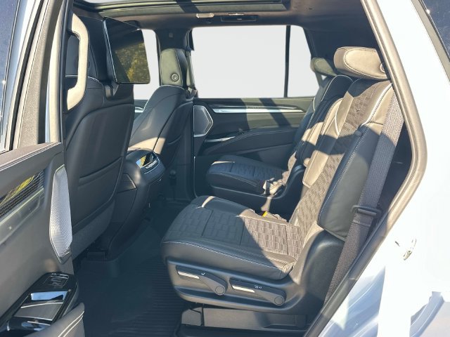 New 2026 Cadillac Escalade V w/ LPO, ONYX Package AWD/4WD image 11