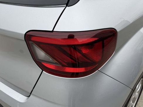 Certified 2023 Hyundai Venue SE image 9