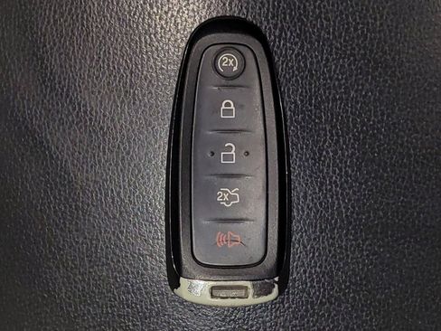 Used 2017 Ford Escape Titanium FWD image 32