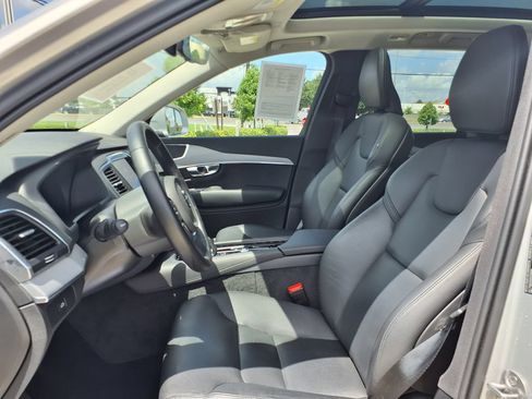 Certified 2025 Volvo XC90 B5 Core AWD/4WD image 17