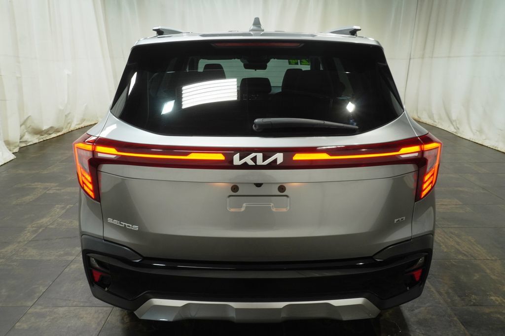 Used 2024 Kia Seltos EX AWD/4WD image 5