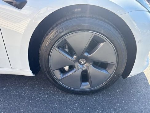 Used 2022 Tesla Model 3 Long Range AWD/4WD image 23