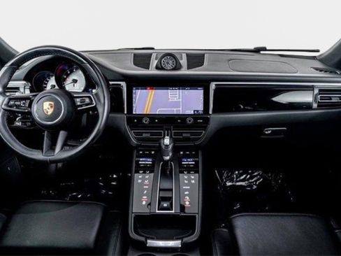 Used 2022 Porsche Macan S w/ Premium Package Plus image 38