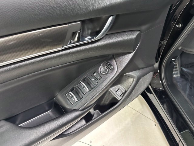 Used 2022 Honda Accord Sport image 12