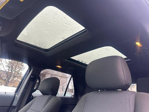 Used 2015 Ford Explorer XLT w/ Equipment Group 201A image 17