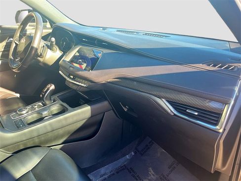 Used 2020 Cadillac XT4 Sport w/ Driver Awareness Package image 28