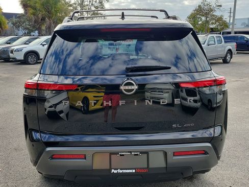 New 2026 Nissan Pathfinder SL image 6