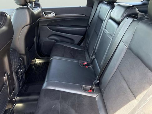 Used 2018 Jeep Grand Cherokee Altitude image 17