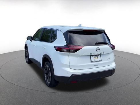 Used 2025 Nissan Rogue SV AWD/4WD image 10
