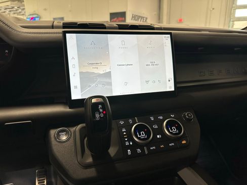 Used 2025 Land Rover Defender 110 X image 23