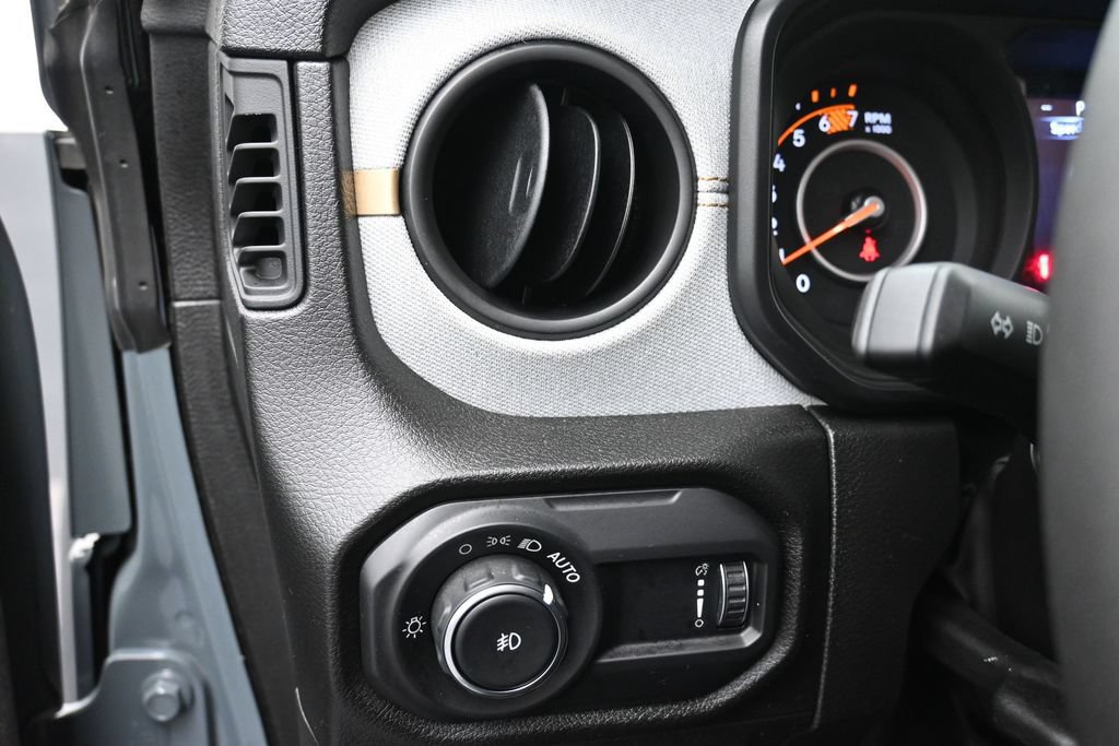 Used 2024 Jeep Wrangler Sport AWD/4WD image 7