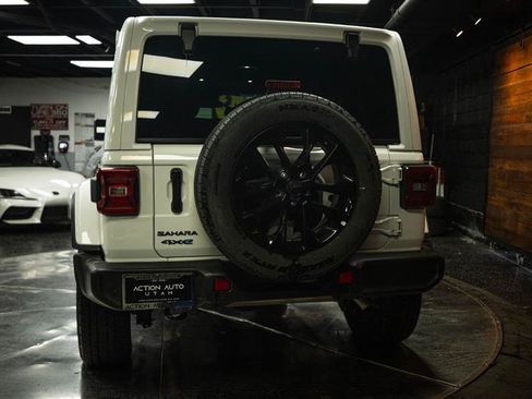 Used 2025 Jeep Wrangler Unlimited Sahara w/ Safety Group AWD/4WD image 6