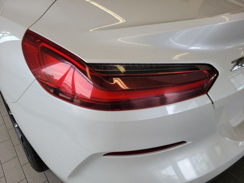 Used 2022 BMW Z4 sDrive30i w/ Driving Assistance Package RWD image 11
