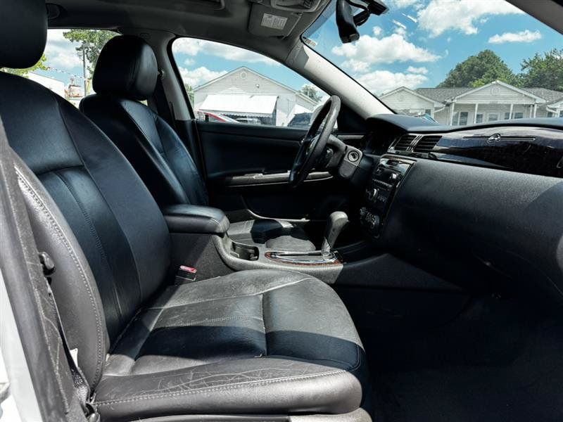 Used 2015 Chevrolet Impala LTZ FWD image 16