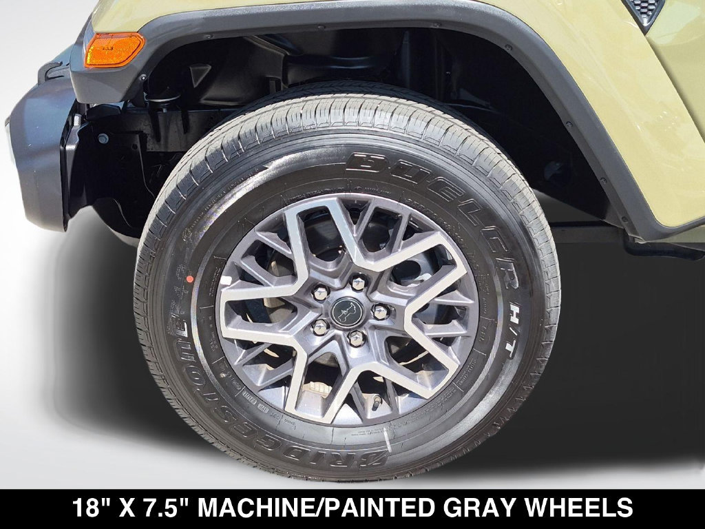 Used 2026 Jeep Wrangler Unlimited Sahara AWD/4WD image 11