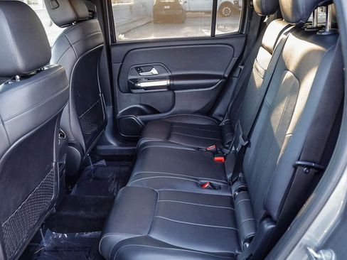 Used 2021 Mercedes-Benz GLB 250 4MATIC image 22