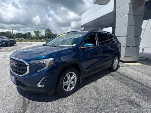 Certified 2020 GMC Terrain SLE w/ Driver Convenience Package AWD/4WD image 3