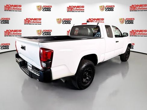 Used 2022 Toyota Tacoma SR AWD/4WD image 17