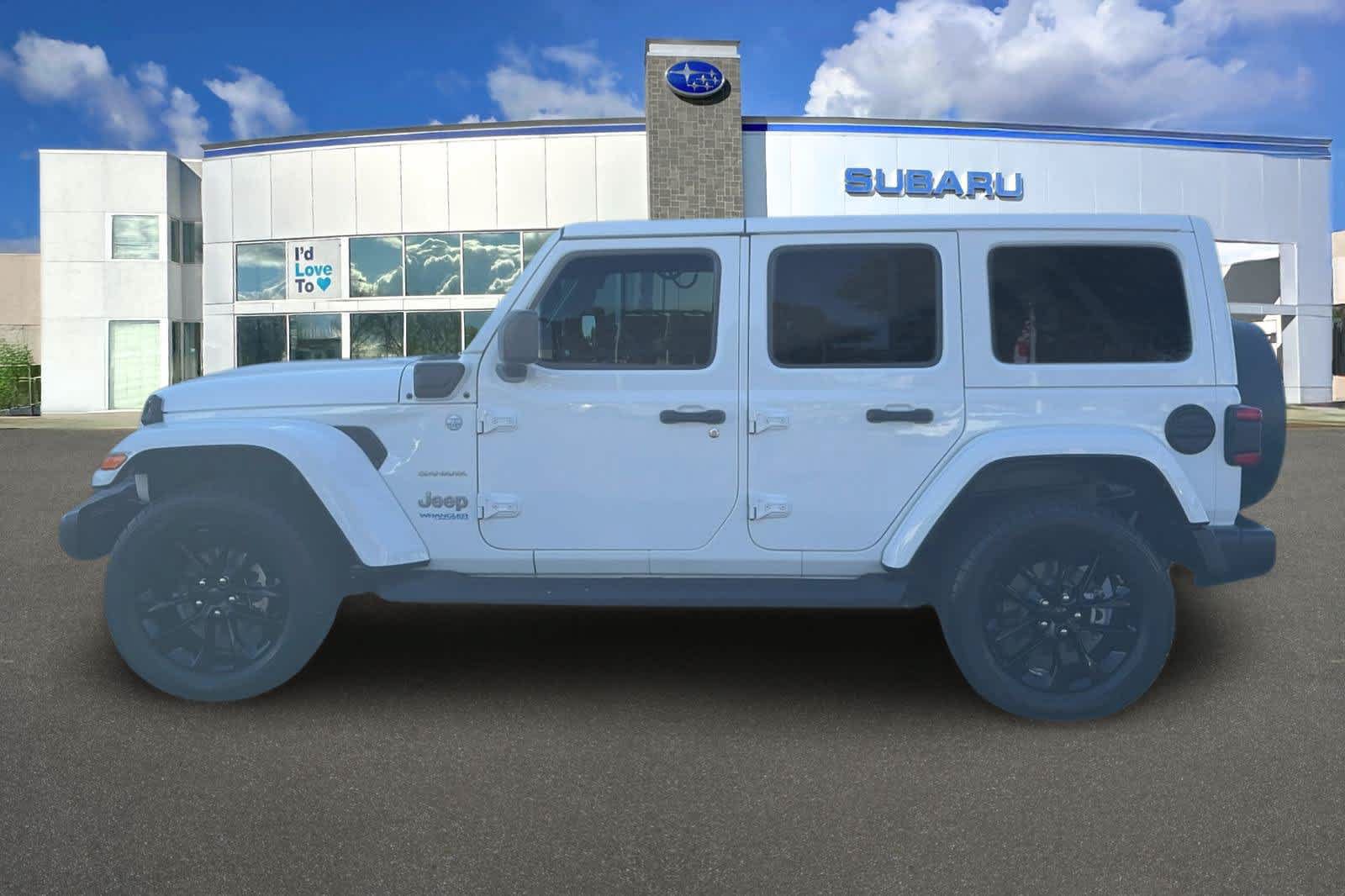 Used 2021 Jeep Wrangler Unlimited Sahara w/ Cold Weather Group AWD/4WD image 9