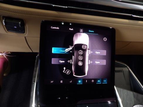 Used 2025 Cadillac Escalade IQ Luxury 2 AWD/4WD image 15