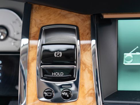 Used 2017 Rolls-Royce Ghost image 30