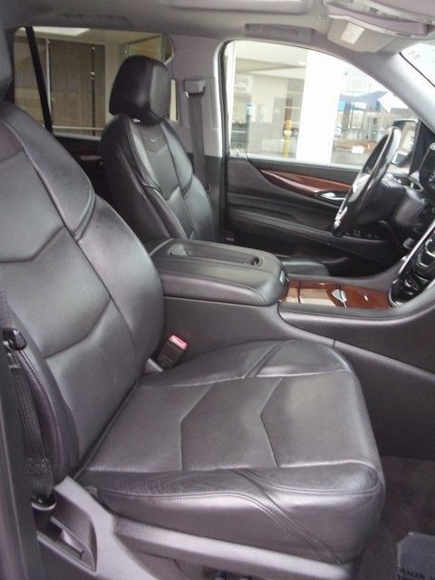 Used 2020 Cadillac Escalade Premium Luxury AWD/4WD image 42