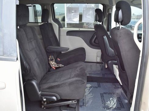 Used 2013 Dodge Grand Caravan SXT w/ Rear Park Assist Pkg image 39