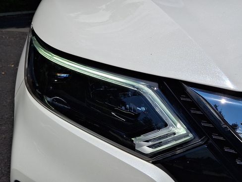 Certified 2022 Nissan Rogue Sport SL w/ Premium Package AWD/4WD image 9