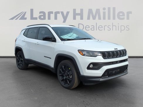 New 2026 Jeep Compass Latitude image 7