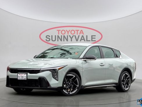 Used 2025 Kia K4 GT-Line image 1